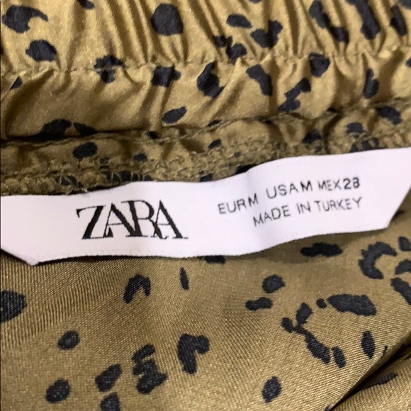 Zara leopard print skirt in women’s M - Picture 2 of 2